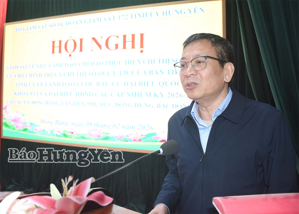 Đại diện Tổ giám sát phát biểu tại buổi làm việc.