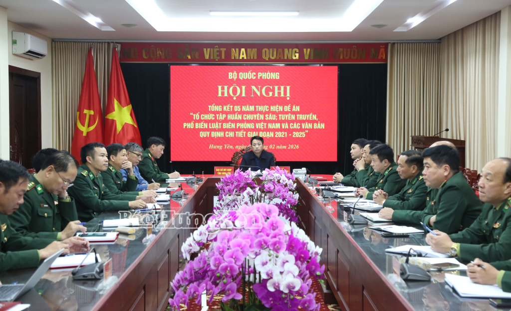 Các đại biểu dự hội nghị tại điểm cầu Ban Chỉ huy BĐBP, Bộ CHSQ tỉnh.