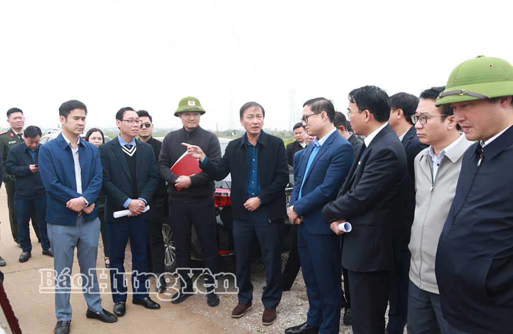 Đồng chí Phó Chủ tịch UBND tỉnh Nguyễn Hùng Nam kiểm tra tiến độ triển khai dự án Khu phức hợp đô thị, du lịch sinh thái sân golf Khoái Châu.