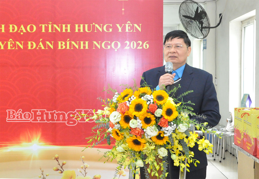 Đồng chí Phan Văn Anh, Phó Chủ tịch Tổng LĐLĐ Việt Nam phát biểu chúc Tết lãnh đạo doanh nghiệp và người lao động Công ty TNHH Điện lạnh Hòa Phát.