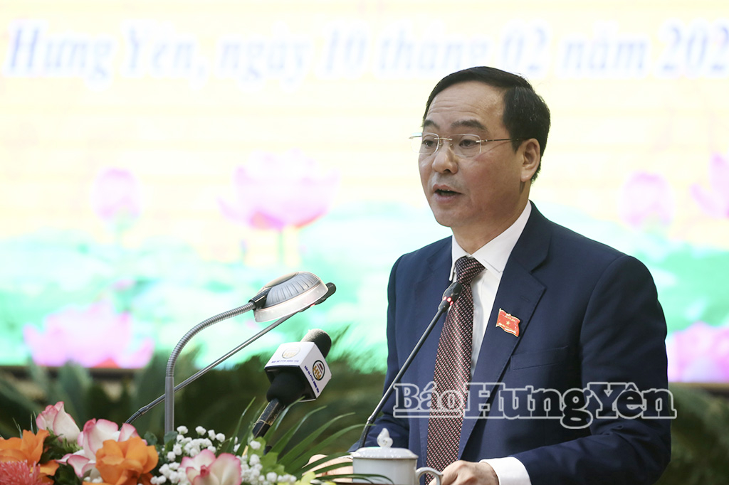 Đồng chí Vũ Ngọc Trì, Phó Chủ tịch HĐND tỉnh phát biểu tại kỳ họp. Ảnh Trịnh Cường