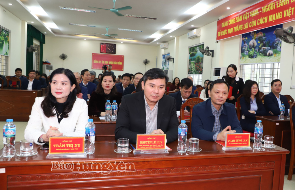 Các đại biểu dự hội nghị.