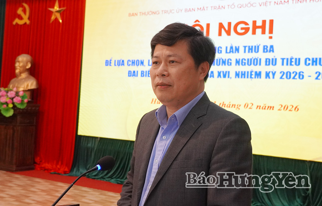 Đồng chí Trần Quốc Toản, Phó Bí thư Thường trực Tỉnh ủy, Chủ tịch Ủy ban MTTQ Việt Nam tỉnh, Phó Trưởng ban Chỉ đạo Bầu cử tỉnh phát biểu tại hội nghị.