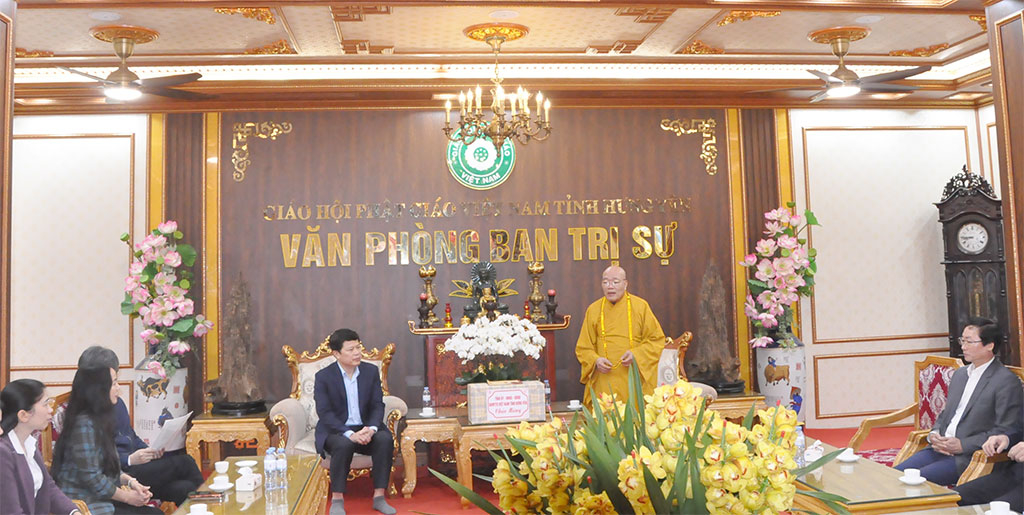 Đồng chí Trần Quốc Toản, Phó Bí thư Thường trực Tỉnh ủy, Chủ tịch Ủy ban MTTQ Việt Nam tỉnh và đoàn công tác thăm, chúc Tết Ban Trị sự Giáo hội Phật giáo Việt Nam tỉnh.