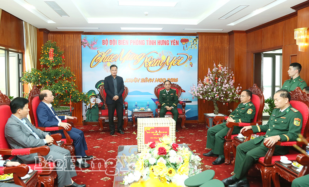 Đồng chí Bí thư Tỉnh ủy Nguyễn Hữu Nghĩa phát biểu chúc Tết cán bộ, chiến sĩ Ban Chỉ huy Bộ đội Biên phòng tỉnh.