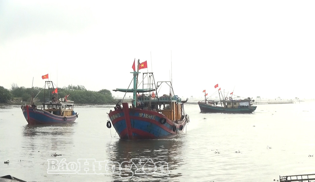 Tàu khai thác hải sản của ngư dân tỉnh Hưng Yên thực hiện nghiêm các quy định về chống khai thác IUU.