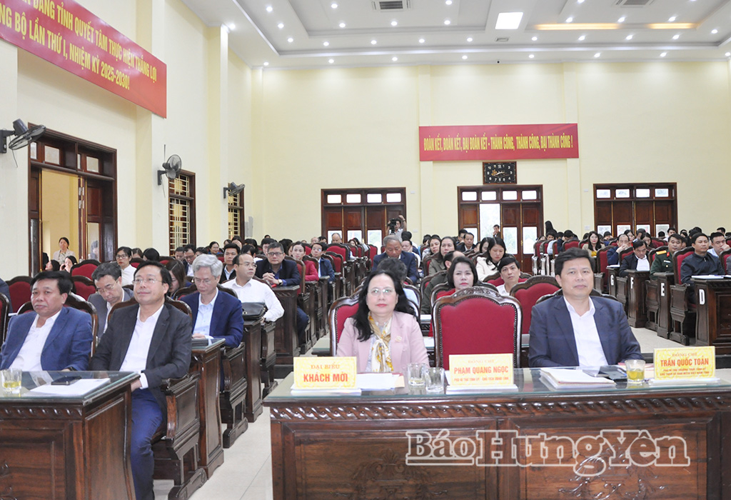 Các đại biểu dự hội nghị gặp mặt người ứng cử đại biểu Quốc hội khóa XVI và đại biểu HĐND tỉnh nhiệm kỳ 2026 - 2031.