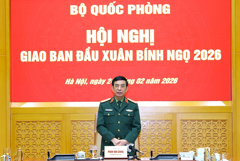 Đại tướng Phan Văn Giang phát biểu tại hội nghị giao ban đầu Xuân Bính Ngọ 2026. Ảnh: BQP