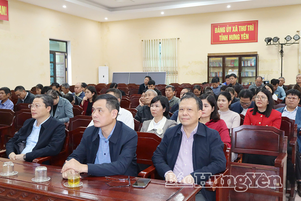 Các đại biểu dự hội nghị tại điểm cầu xã Thư Trì.