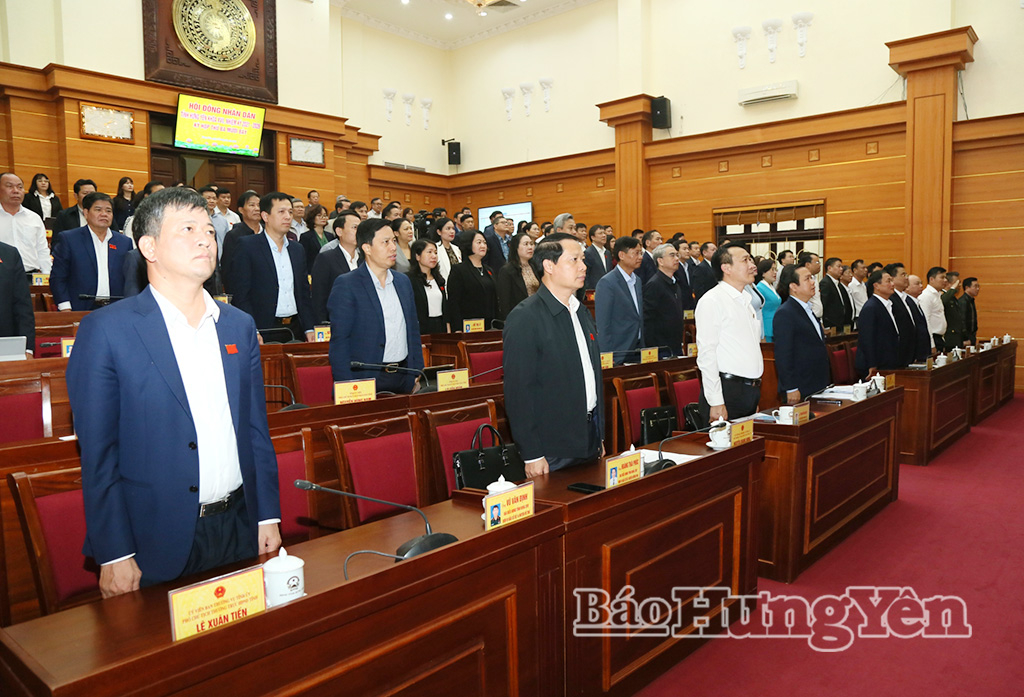 Các đại biểu dự kỳ họp.