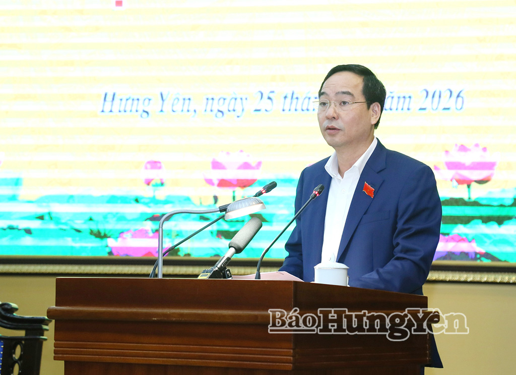 Đồng chí Vũ Ngọc Trì, Phó Chủ tịch HĐND tỉnh phát biểu tại kỳ họp.