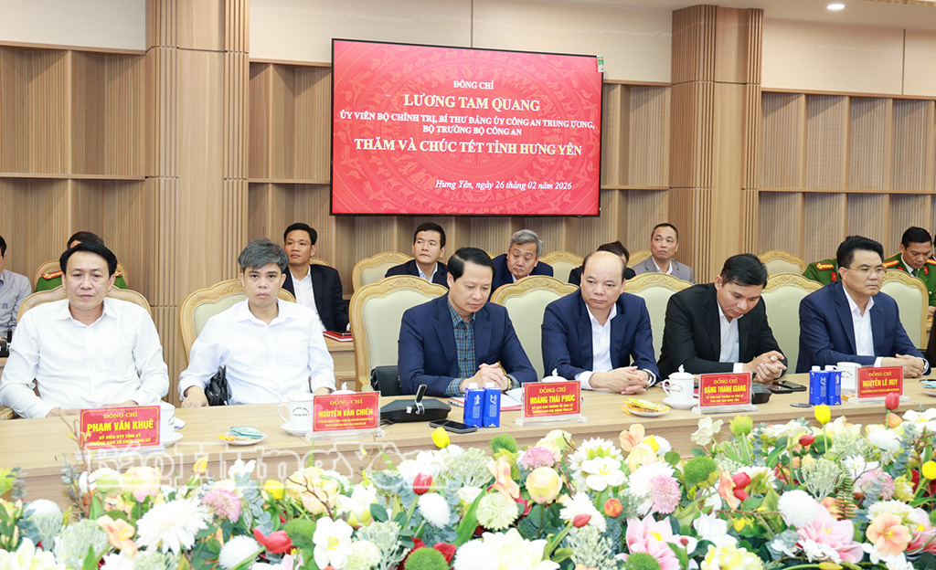 Các đồng chí lãnh đạo tỉnh Hưng Yên tại buổi làm việc.