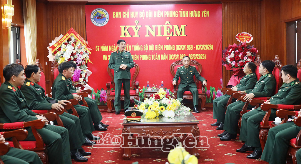 Thiếu tướng Tô Thành Quyết, Phó Tư lệnh Quân khu 3 phát biểu chúc mừng Ban Chỉ huy Bộ đội Biên phòng.