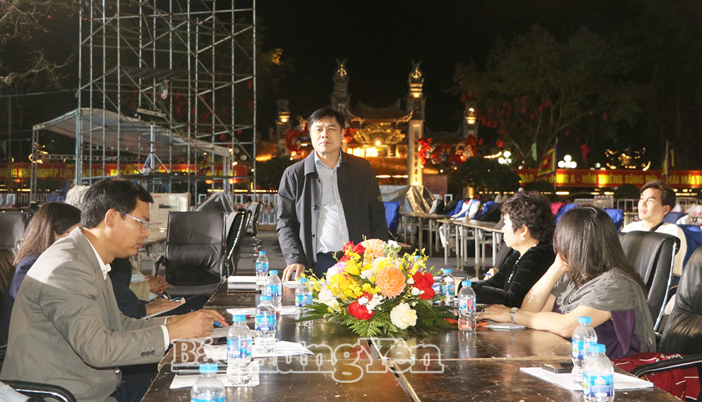 Đồng chí Phó Chủ tịch UBND tỉnh Phạm Văn Nghiêm phát biểu chỉ đạo tại buổi tổng duyệt. 