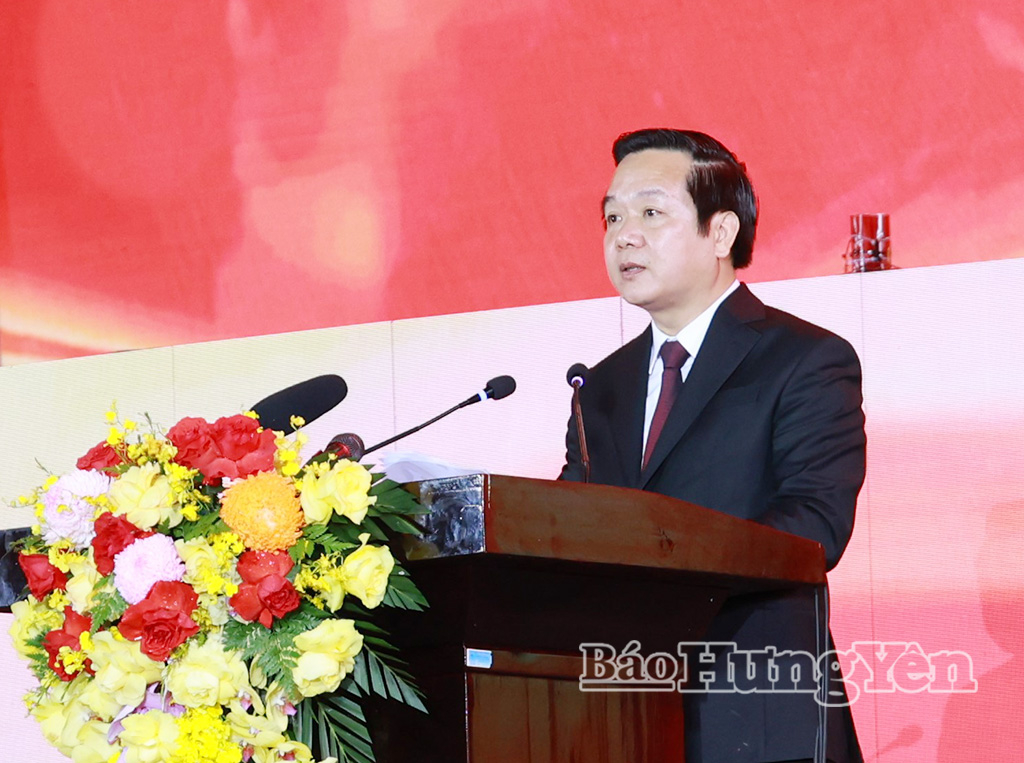 Đồng chí Chủ tịch UBND tỉnh Phạm Quang Ngọc phát biểu khai mạc Lễ hội đền Trần tỉnh Hưng Yên năm 2026.