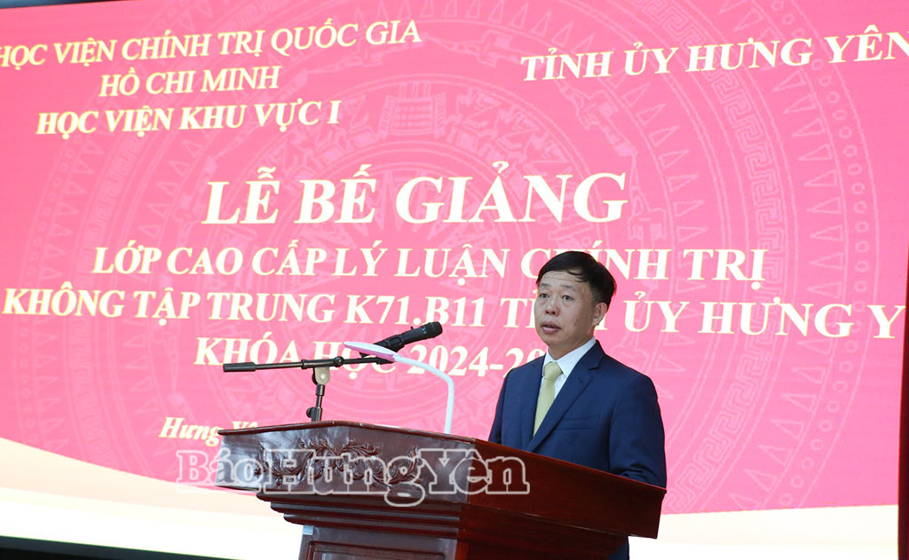 PGS.TS Nguyễn Vĩnh Thanh, Giám đốc Học viện Chính trị Khu vực I phát biểu tại lễ bế giảng.