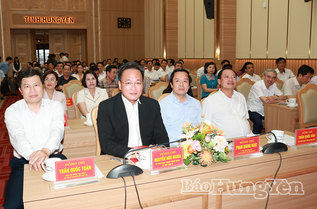 Các đại biểu dự buổi gặp mặt.