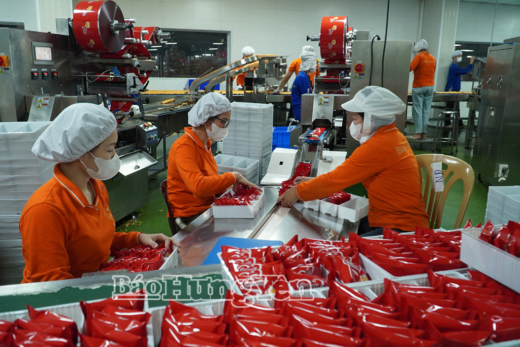 Cán bộ, công nhân Công ty Cổ phần Quốc tế Bảo Hưng tập trung sản xuất ngaytừ ngày đầu xuân mới 2026.