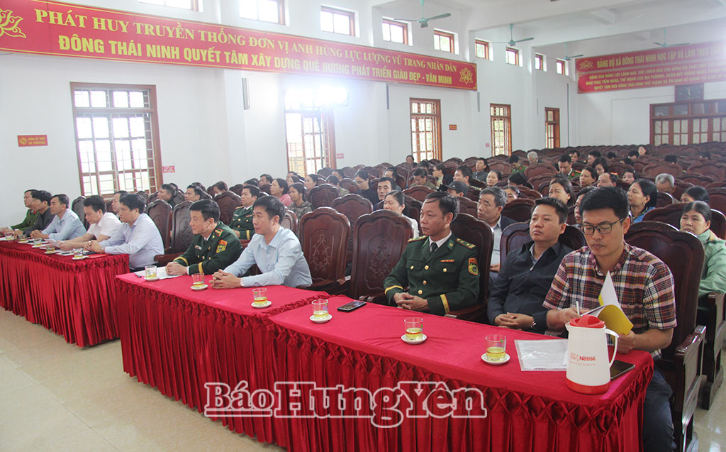 Các đại biểu dự hội nghị Ngày Biên phòng toàn dân tại xã Đông Thái Ninh.