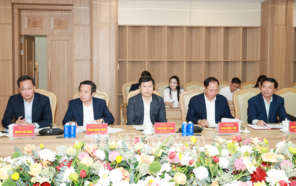 Các đại biểu dự hội nghị.