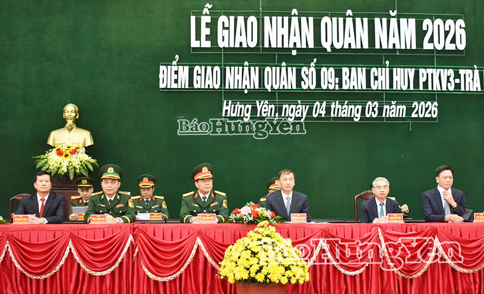 Các đại biểu dự tại điểm giao, nhận quân số 9.