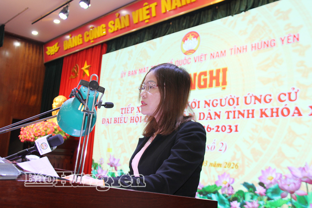 Bà Đỗ Thị Hương, Ủy viên Ban Chấp hành Tổng Liên đoàn Lao động Việt Nam, Phó Chủ tịch Ủy ban MTTQ Việt Nam tỉnh, Chủ tịch Liên đoàn Lao động tỉnh trình bày chương trình hành động.