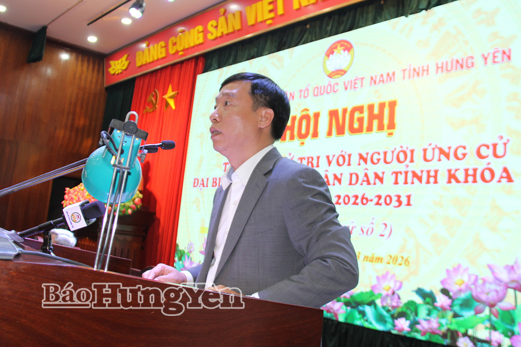 Ông Đinh Hồng Quyên, Bí thư Đảng ủy, Chủ tịch HĐND xã Như Quỳnh trình bày chương trình hành động.