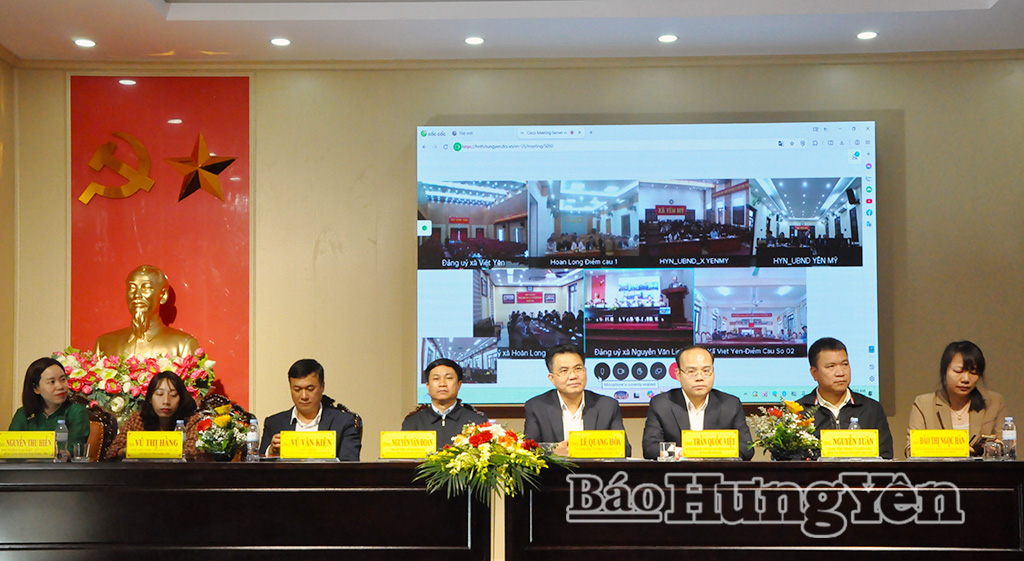 Các ứng cử viên đại biểu HĐND tỉnh khóa XVIII thuộc đơn vị bầu cử số 3 dự hội nghị.