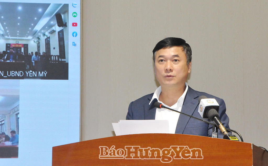 Ông Vũ Văn Kiên, Bí thư Đảng ủy, Chủ tịch HĐND xã Việt Yên trình bày chương trình hành động.