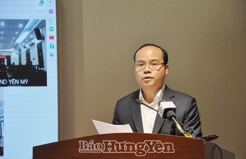 Ông Trần Quốc Việt, Bí thư Đảng ủy, Chủ tịch HĐND xã Nguyễn Văn Linh trình bày chương trình hành động.