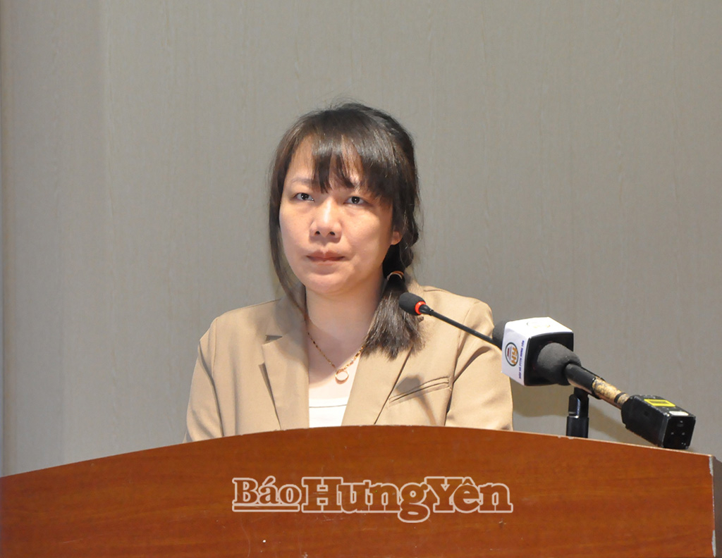 Bà Đào Thị Ngọc Hân, Chuyên viên phòng Kế hoạch - Tổng hợp, Trung tâm Kiểm nghiệm thuốc, mỹ phẩm, thực phẩm thuộc Sở Y tế trình bày chương trình hành động.