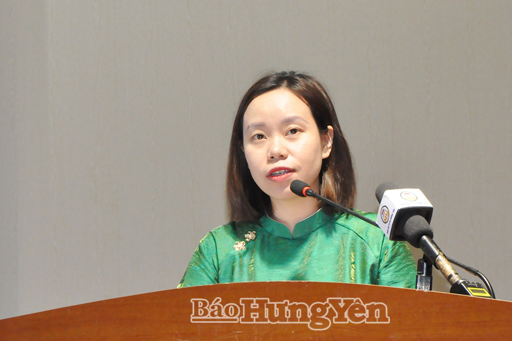 Bà Đào Thị Ngọc Hân, Chuyên viên phòng Kế hoạch - Tổng hợp, Trung tâm Kiểm nghiệm thuốc, mỹ phẩm, thực phẩm thuộc Sở Y tế trình bày chương trình hành động.