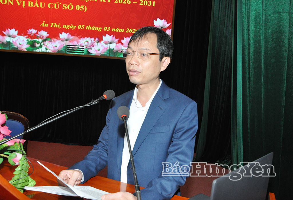 Ông Dương Tuấn Kiệt, Bí thư Đảng ủy, Chủ tịch HĐND xã Nguyễn Trãi trình bày chương trình hành động tại hội nghị.