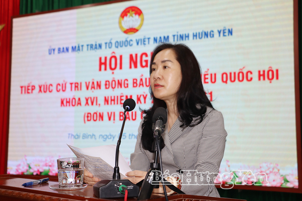 Phó Chủ nhiệm Ủy ban Kinh tế và Tài chính của Quốc hội Đoàn Thị Thanh Mai trình bày chương trình hành động.
