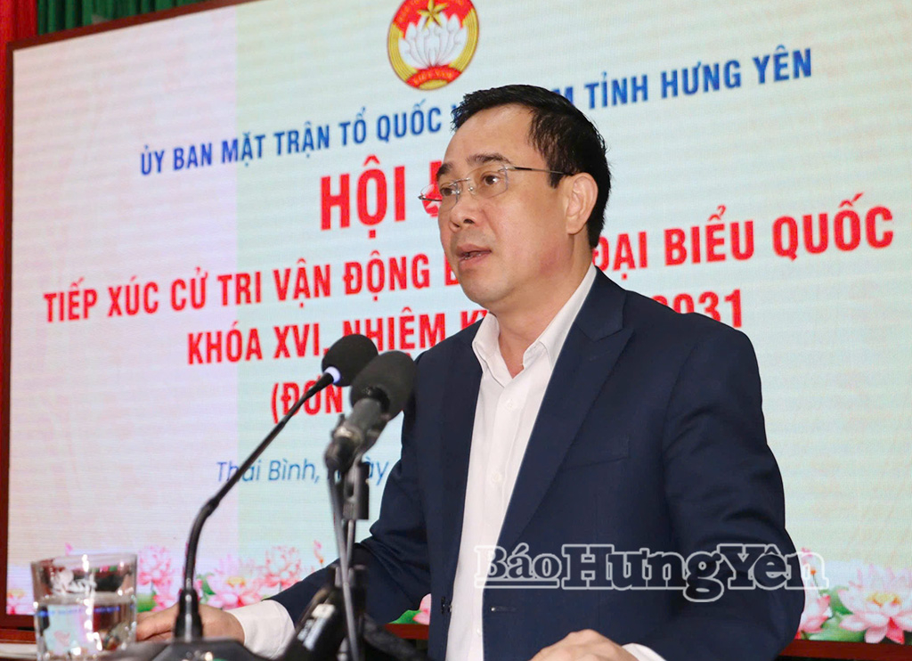 Phó Trưởng đoàn chuyên trách Đoàn đại biểu Quốc hội tỉnh Hưng Yên khóa XV Nguyễn Văn Huy trình bày chương trình hành động.