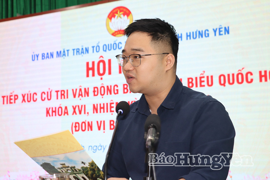 Ông Vũ Đăng Dương, chuyên viên phòng công tác Quốc hội, Văn phòng Đoàn đại biểu Quốc hội và HĐND tỉnh Hưng Yên trình bày chương trình hành động.