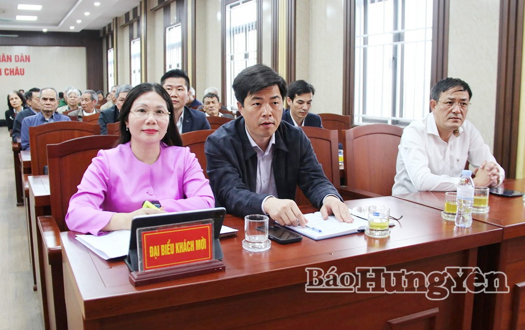 Các đại biểu dự hội nghị.