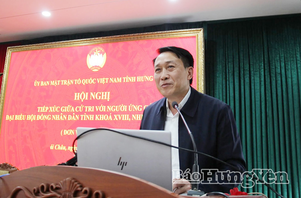 Ông Phạm Văn Khuê, Ủy viên Ban Thường vụ Tỉnh ủy, Trưởng ban Tổ chức Tỉnh ủy trình bày chương trình hành động.