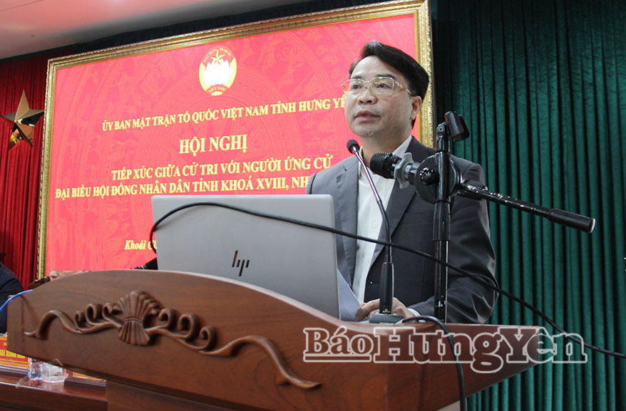 Ông Mai Xuân Giới, Tỉnh ủy viên, Bí thư Đảng ủy, Chủ tịch HĐND xã Châu Ninh trình bày chương trình hành động.