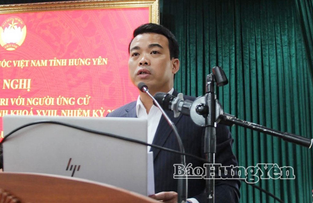 Ông Lê Quang Toản, Tỉnh ủy viên, Bí thư Đảng ủy, Chủ tịch HĐND xã Chí Minh trình bày chương trình hành động.