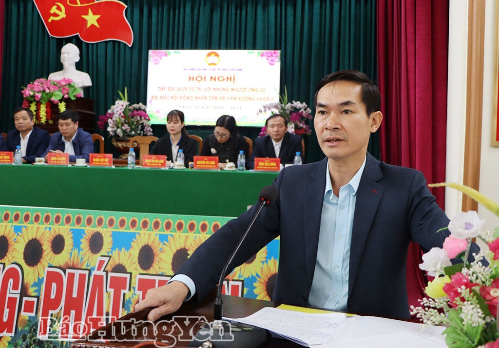 Đồng chí Hoàng Việt Huy, Bí thư Đảng ủy xã Kiến Xương trình bày chương trình hành động tại hội nghị.