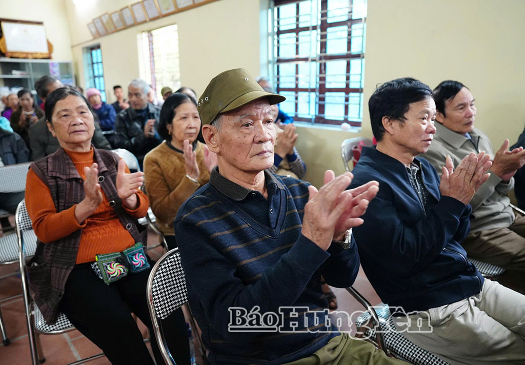 Cử tri xã Triệu Việt Vương đánh giá cao chương trình hành động của các ứng cử viên.