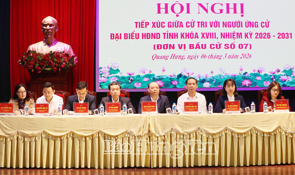 Các ứng cử viên đại biểu HĐND tỉnh khóa XVIII thuộc đơn vị bầu cử số 7 dự hội nghị.