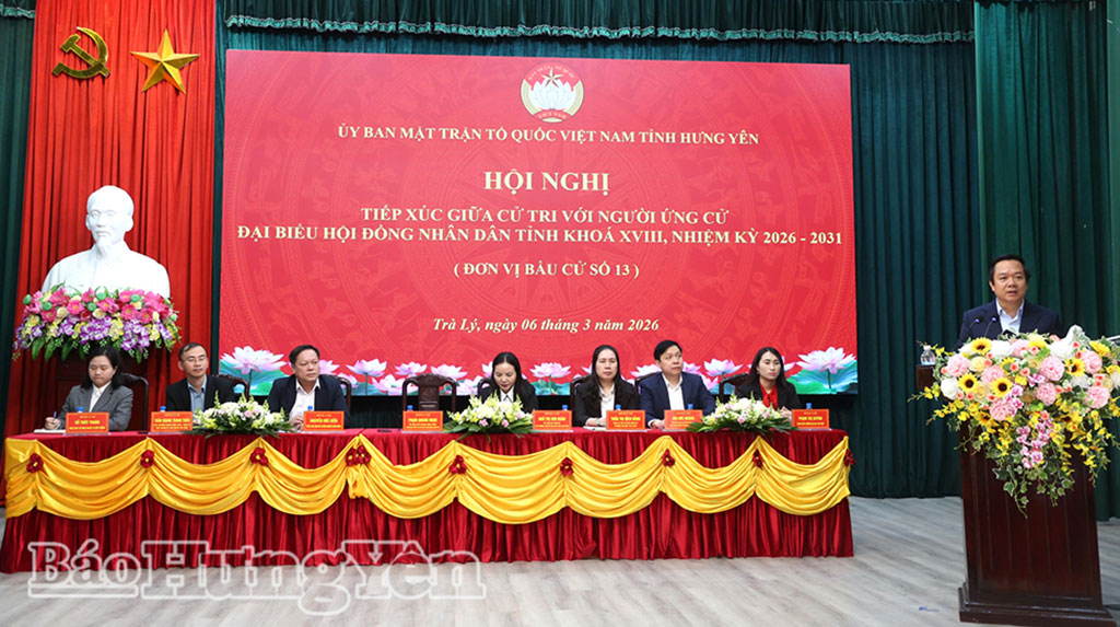 Ứng cử viên Phạm Quang Ngọc, Ủy viên Ban Chấp hành Trung ương Đảng, Phó Bí thư Tỉnh ủy, Chủ tịch UBND tỉnh phát biểu tiếp thu ý kiến, kiến nghị tại hội nghị.