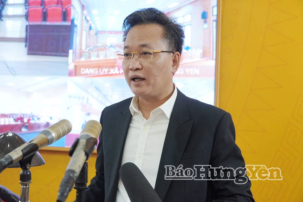 Ông Nguyễn Hữu Nghĩa, Ủy viên Ban Chấp hành Trung ương Đảng, Bí thư Tỉnh ủy trình bày chương trình hành.