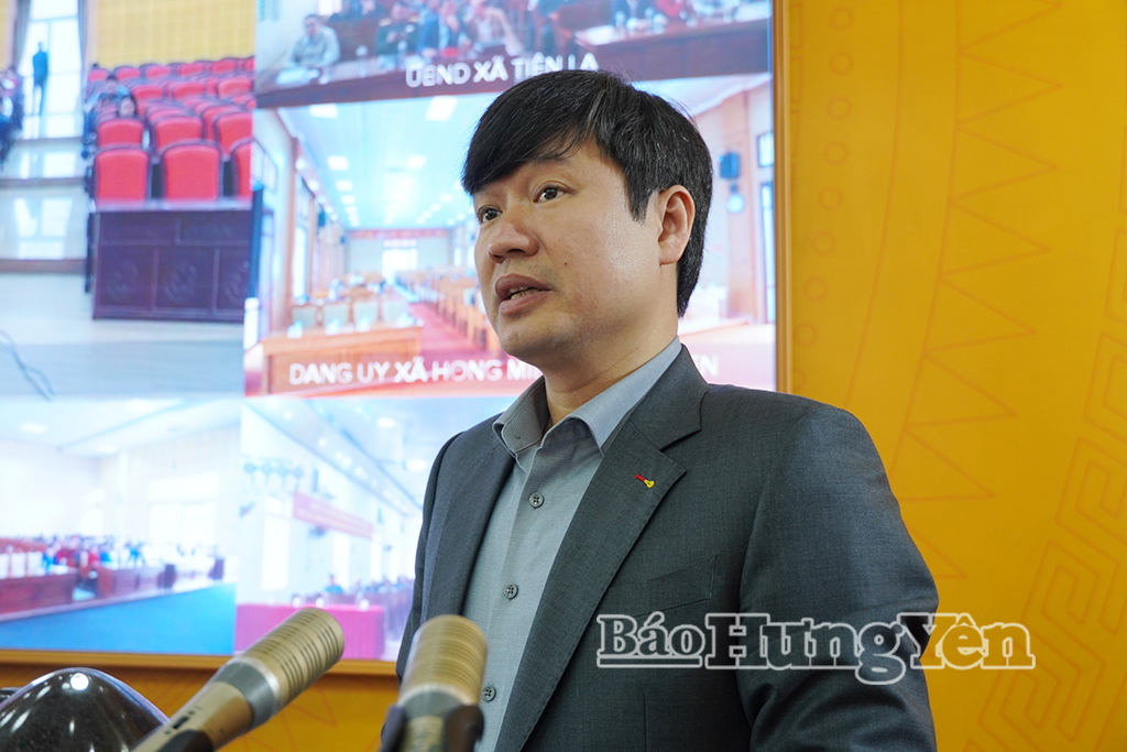 Ông Nguyễn Tuấn Phong, Chánh Văn phòng Tỉnh ủy, trình bày chương trình hành động.