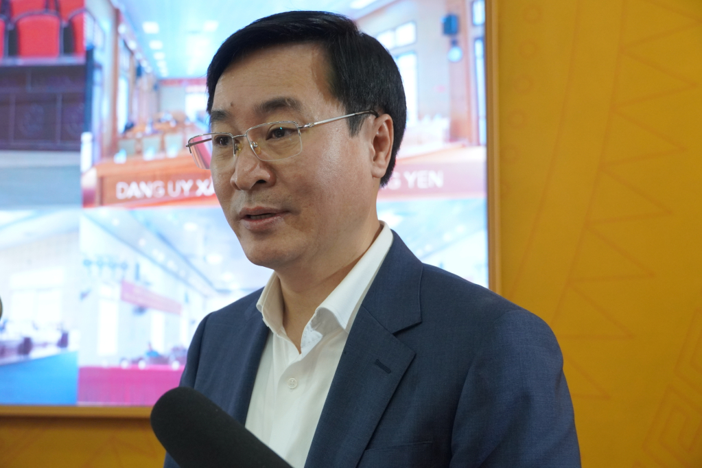 Ông Trần Văn Trà, Phó Tổng Giám đốc Công ty Cổ phần Tập đoàn Hương Sen trình bày chương trình hành động.