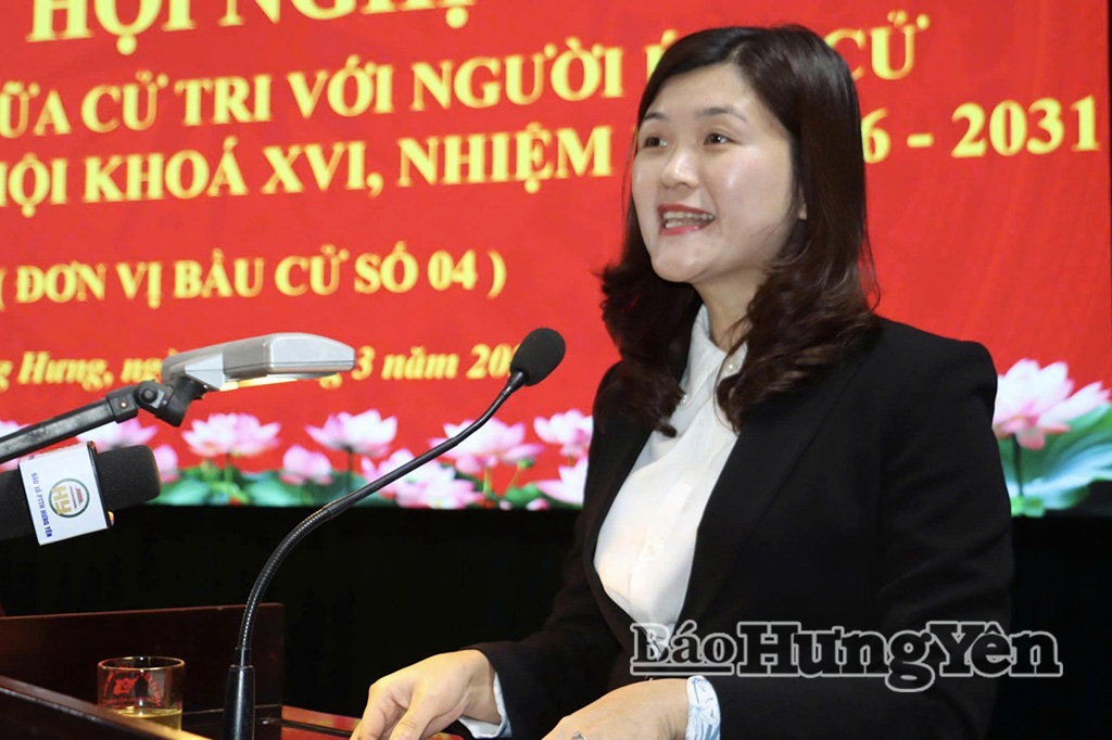 Bà Nguyễn Thị Thùy Trang, Hiệu trưởng Trường Tiểu học và THCS Quang Trung trình bày chương trình hành động.