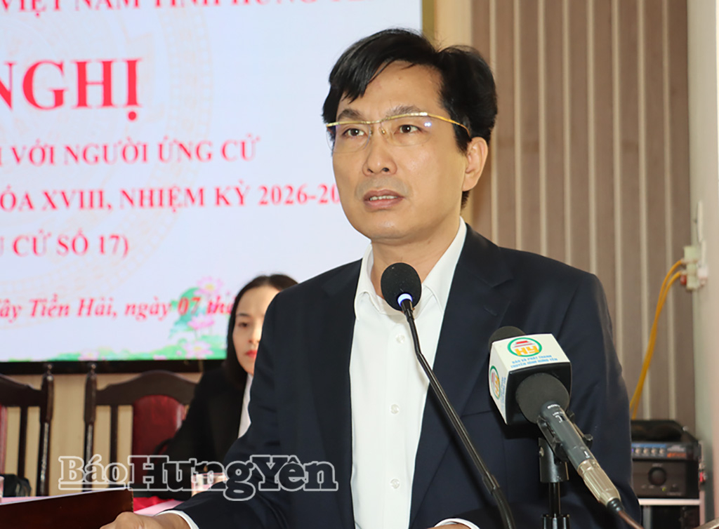 Ông Đào Quốc Tuấn, Bí thư Đảng ủy, Chủ tịch HĐND xã Hưng Phú trình bày chương trình hành động.