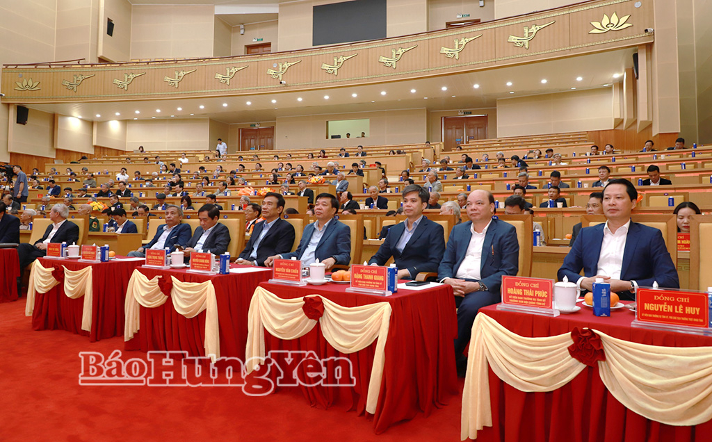 Các đại biểu dự buổi gặp mặt.